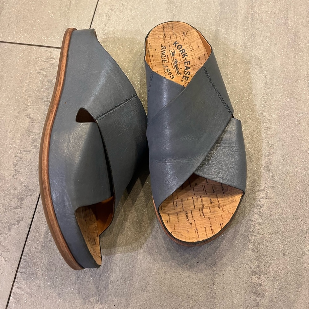 NWOB Kork Ease Tutsi Cross Band sandals